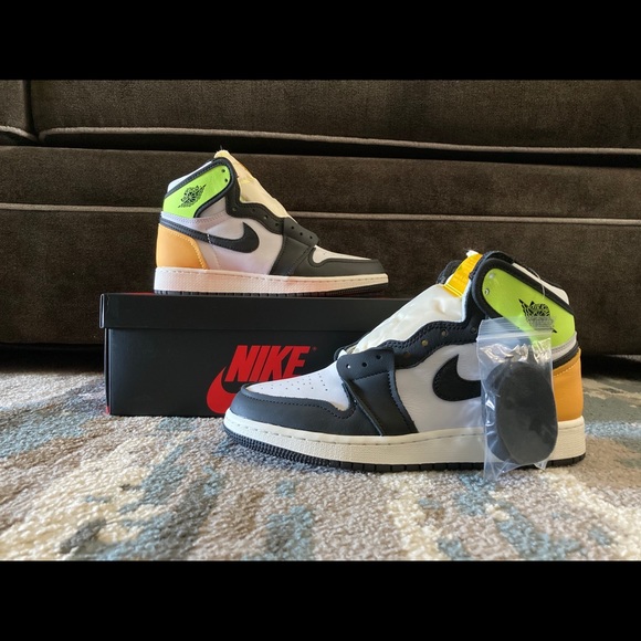 Air Jordan 1 “Volt”